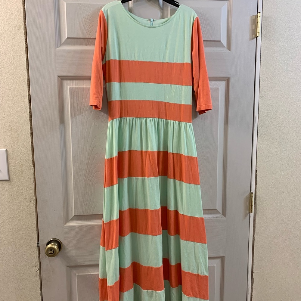 ❗️SOLD❗️Dainty Jewells Dress